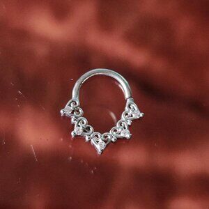 Silver CZ Heart Septum piercing. 16G & 18G available. Brand new.